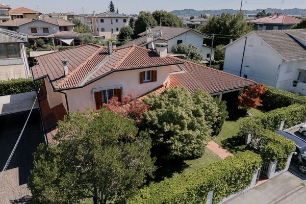 casa indipendente in vendita a Creazzo