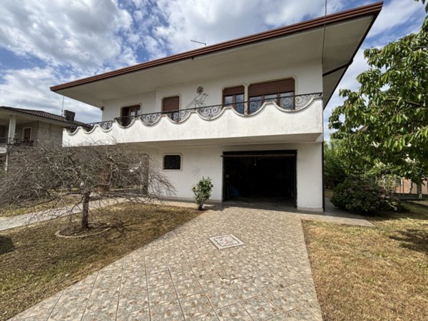 casa indipendente in vendita a Creazzo