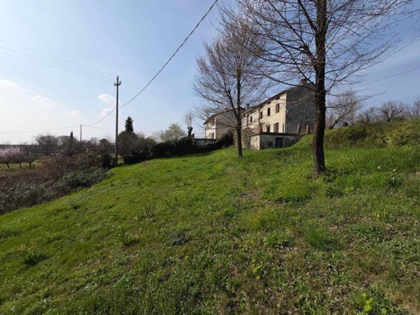 casa indipendente in vendita a Creazzo