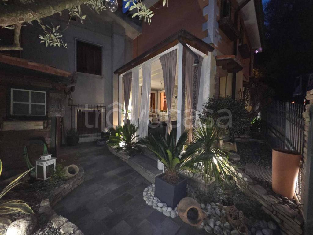 casa indipendente in vendita a Creazzo