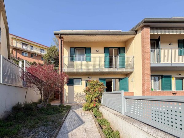 casa indipendente in vendita a Creazzo