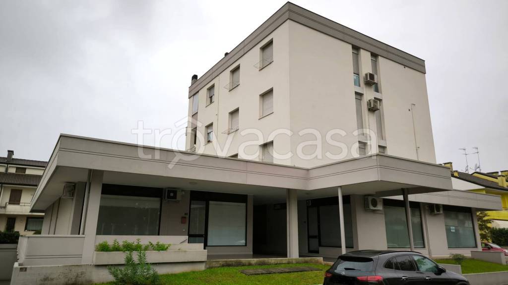 negozio in vendita a Creazzo