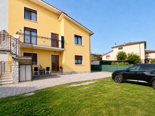 casa indipendente in vendita a Creazzo