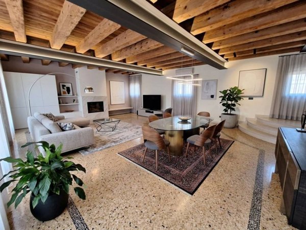 casa indipendente in vendita a Creazzo