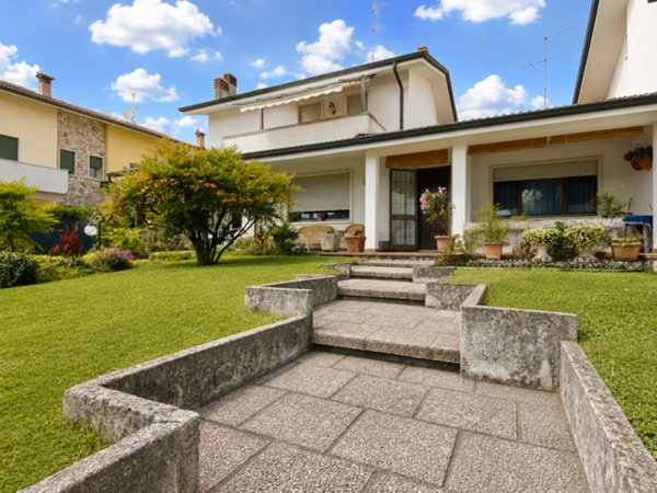 casa semindipendente in vendita a Creazzo in zona Olmo