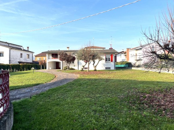 casa indipendente in vendita a Creazzo in zona Olmo