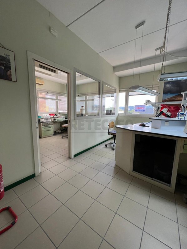 ufficio in vendita a Creazzo in zona Olmo