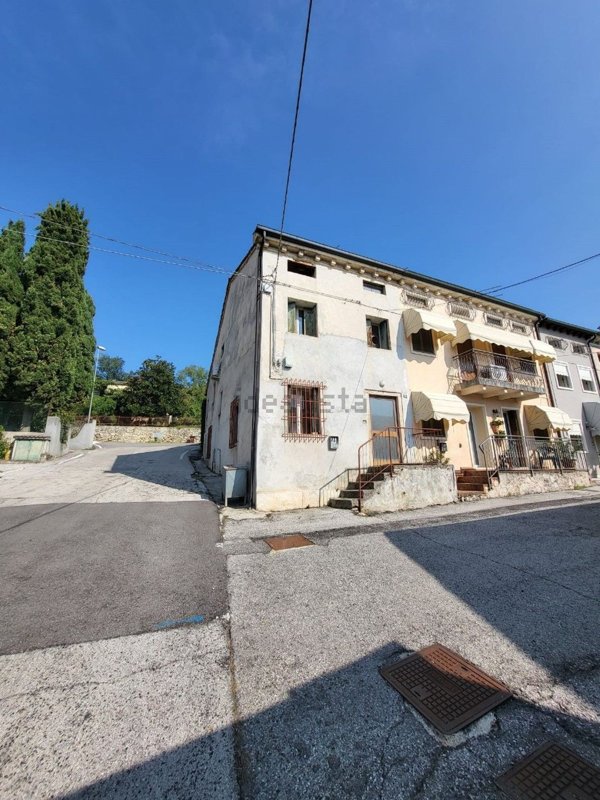 casa indipendente in vendita a Creazzo in zona Olmo