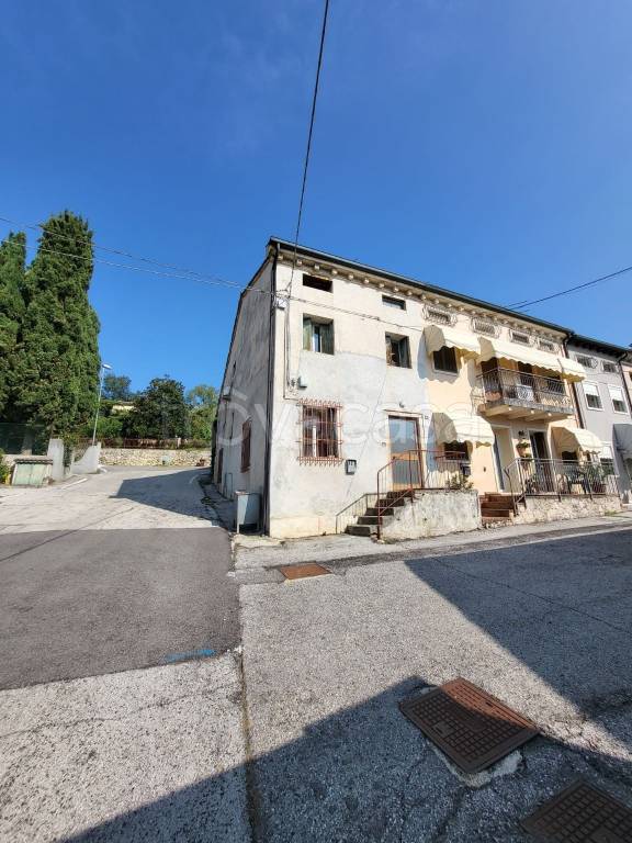 casa indipendente in vendita a Creazzo