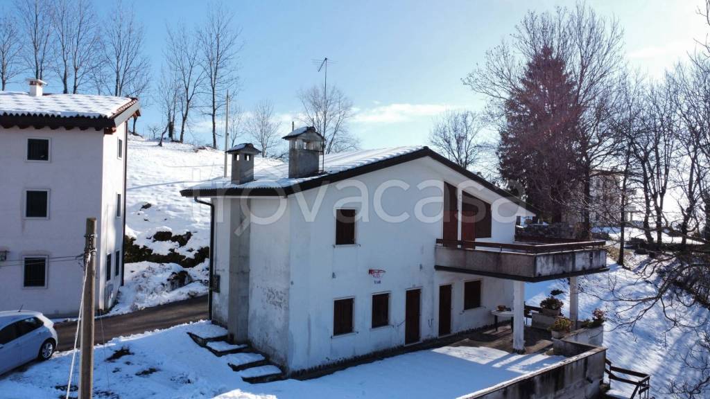casa indipendente in vendita a Crespadoro in zona Marana