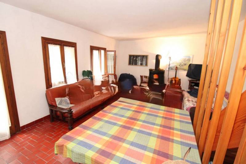 casa indipendente in vendita a Crespadoro in zona Marana