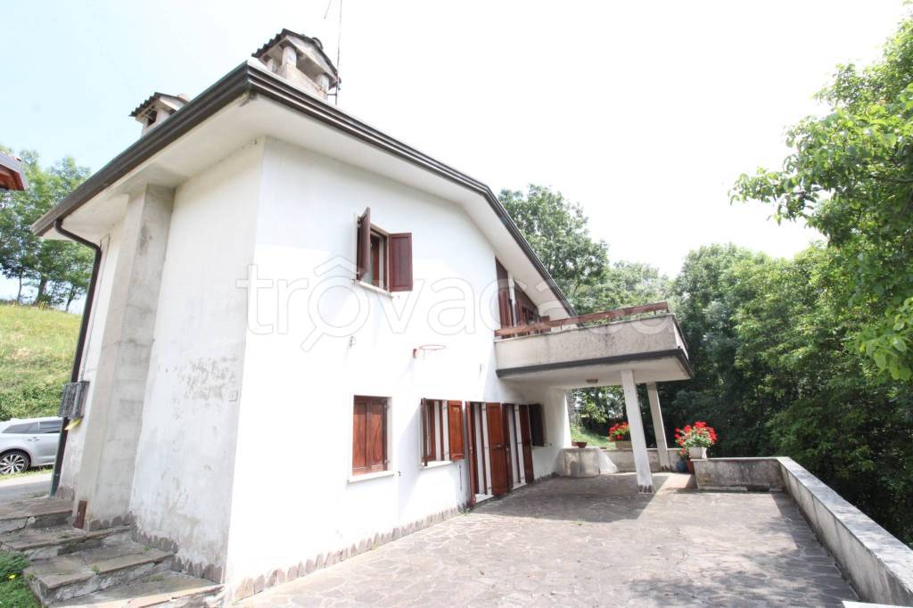 casa indipendente in vendita a Crespadoro in zona Marana