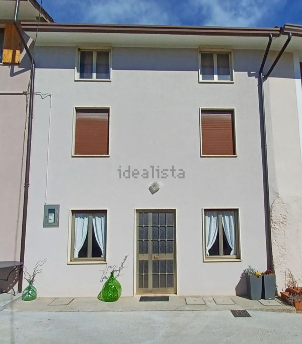casa indipendente in vendita a Crespadoro in zona Marana