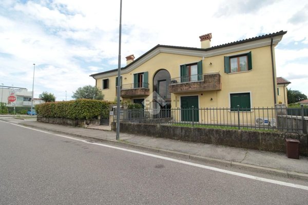 appartamento in vendita a Dueville