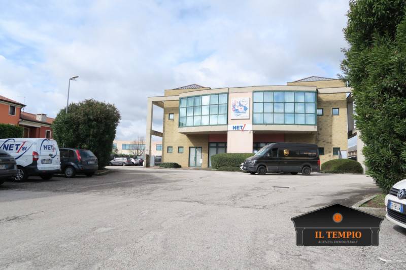 ufficio in vendita a Dueville in zona Passo di Riva