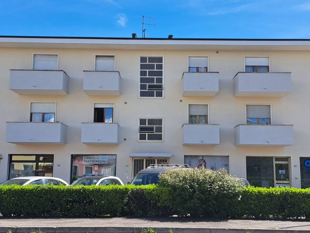 appartamento in vendita a Dueville in zona Povolaro