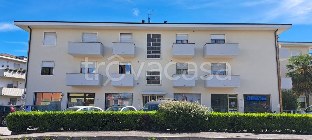 appartamento in vendita a Dueville in zona Povolaro