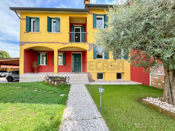 casa indipendente in vendita a Dueville in zona Vivaro