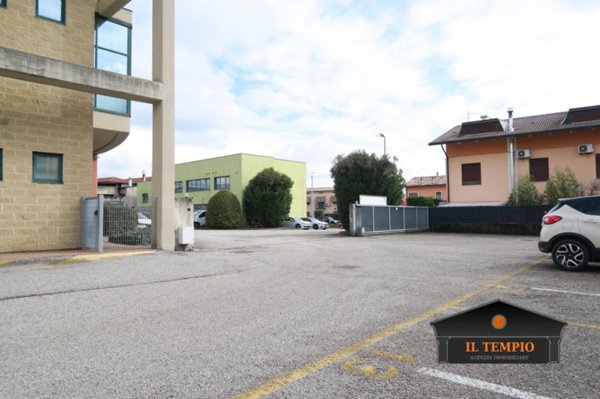 ufficio in vendita a Dueville in zona Passo di Riva