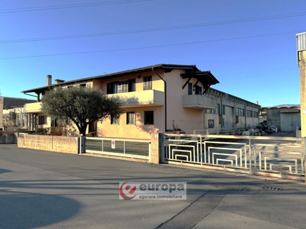 capannone in vendita a Dueville