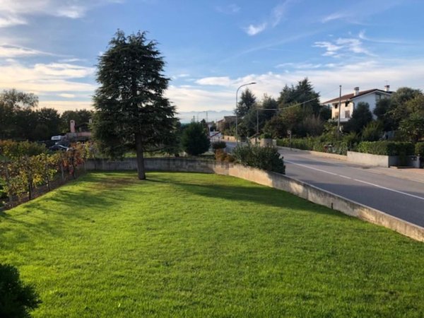 terreno edificabile in vendita a Dueville in zona Passo di Riva
