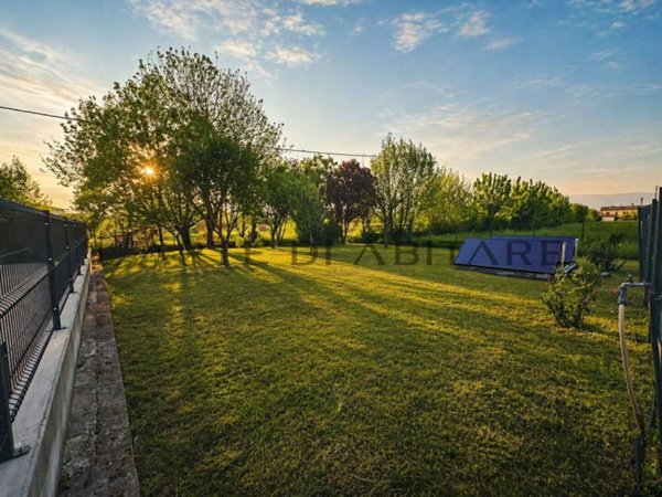 casa indipendente in vendita a Dueville