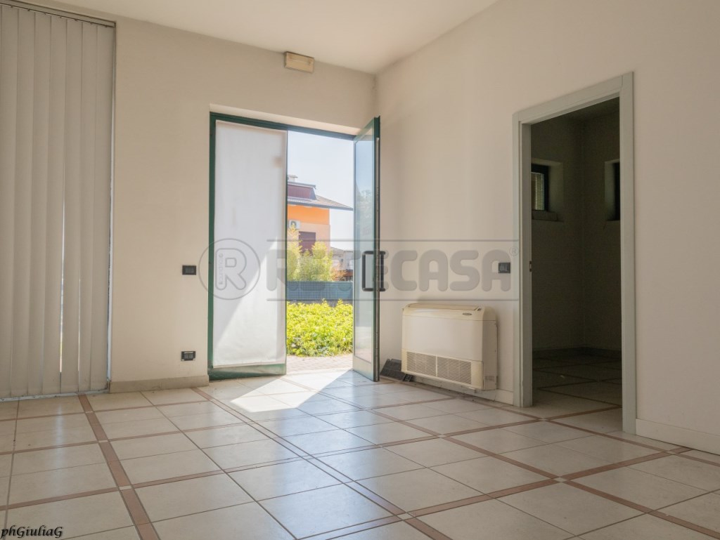 negozio in vendita a Dueville