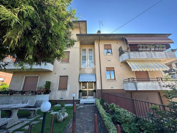 appartamento in vendita a Dueville in zona Povolaro