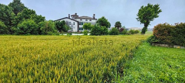 terreno edificabile in vendita a Dueville in zona Povolaro