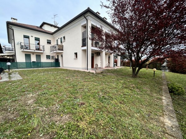 appartamento in vendita a Dueville in zona Povolaro
