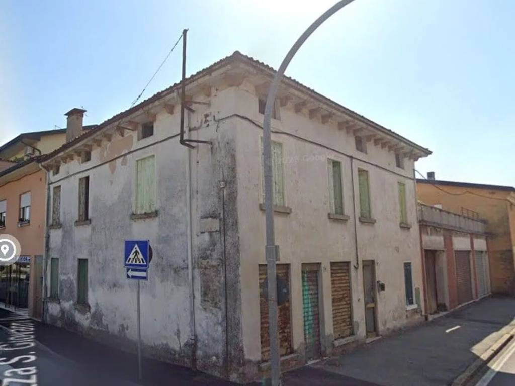 attico in vendita a Dueville in zona Povolaro