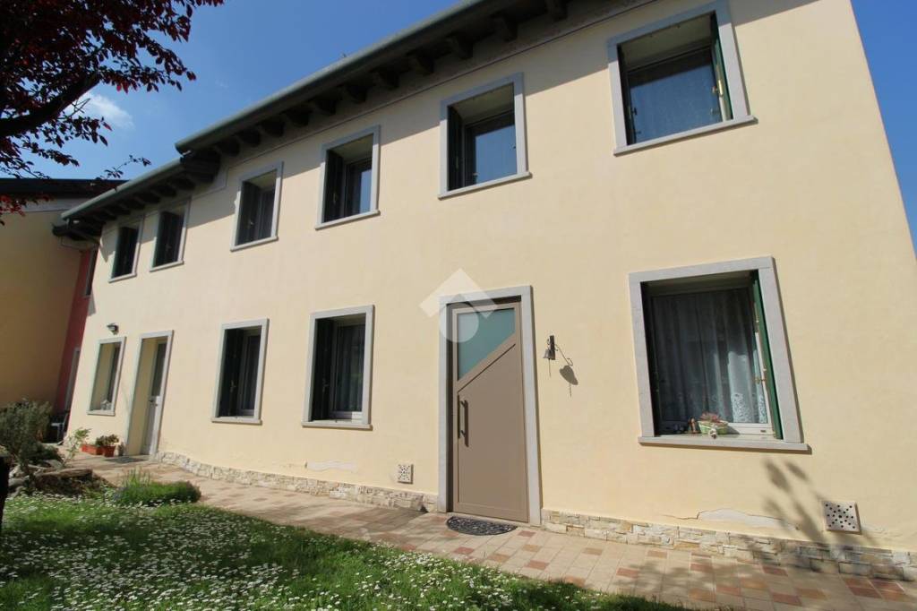 casa indipendente in vendita a Dueville in zona Passo di Riva