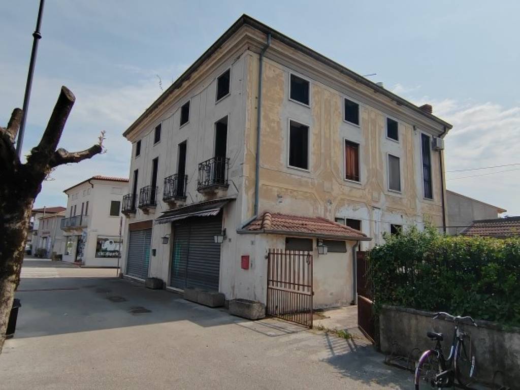 casa indipendente in vendita a Dueville in zona Povolaro