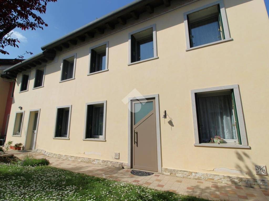casa indipendente in vendita a Dueville in zona Passo di Riva