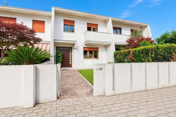 casa indipendente in vendita a Dueville in zona Passo di Riva