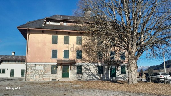 negozio in vendita ad Enego in zona Marcesina