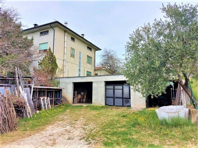 terreno edificabile in vendita a Fara Vicentino