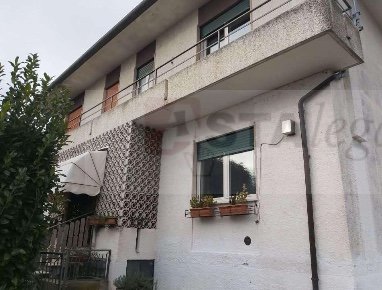 casa indipendente in vendita a Fara Vicentino