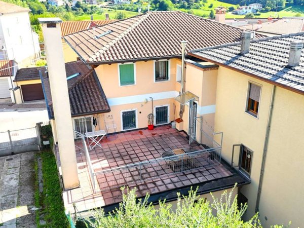 appartamento in vendita a Fara Vicentino