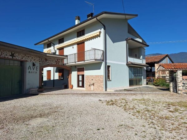 casa indipendente in vendita a Fara Vicentino
