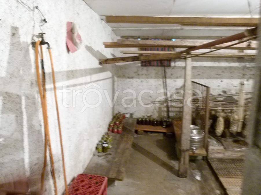 locale commerciale in vendita a Fara Vicentino