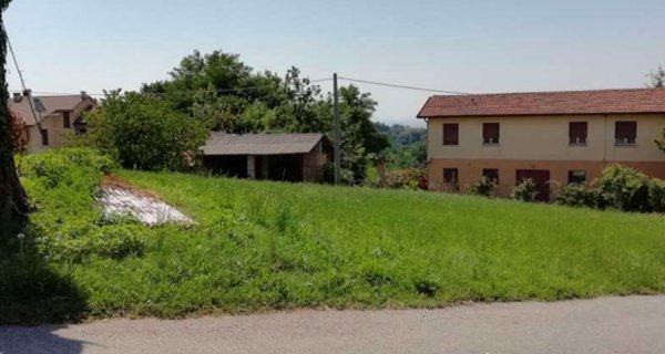 terreno agricolo in vendita a Fara Vicentino
