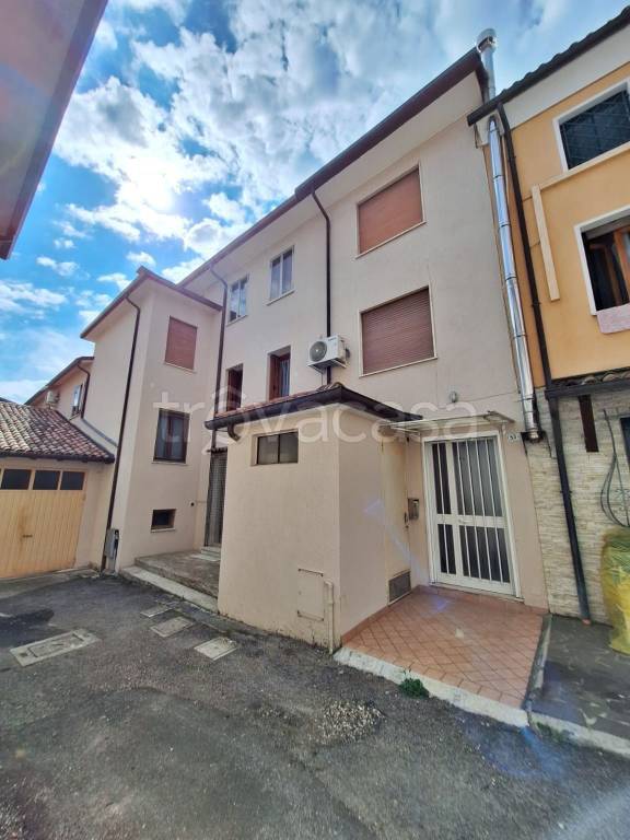 casa indipendente in vendita a Fara Vicentino