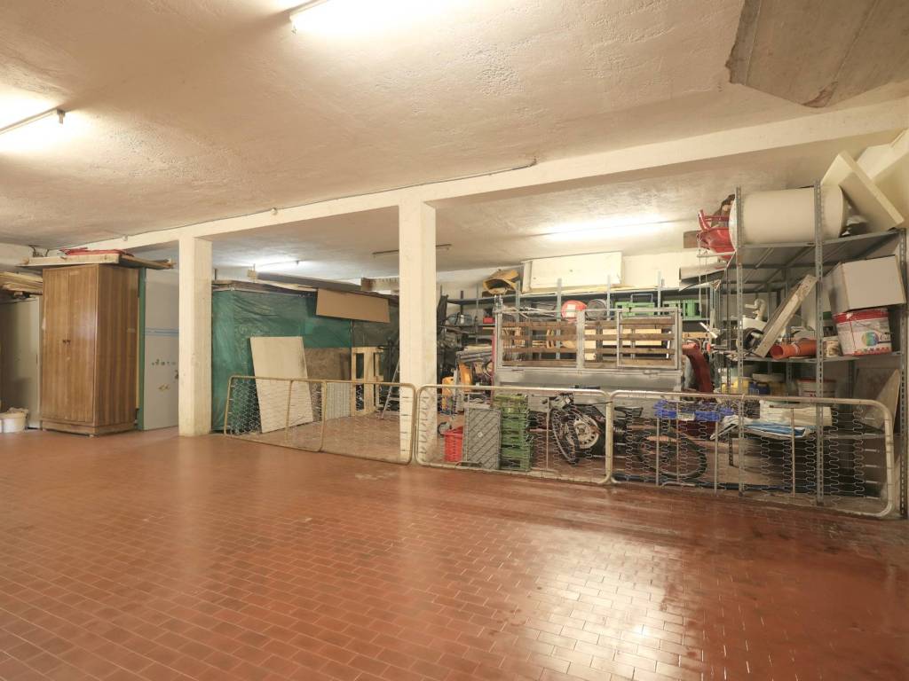 locale commerciale in vendita a Gallio