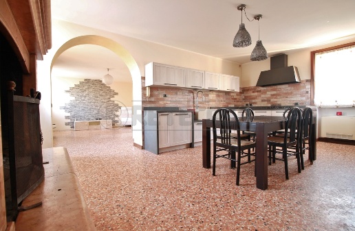 casa indipendente in vendita a Gambellara in zona Sorio