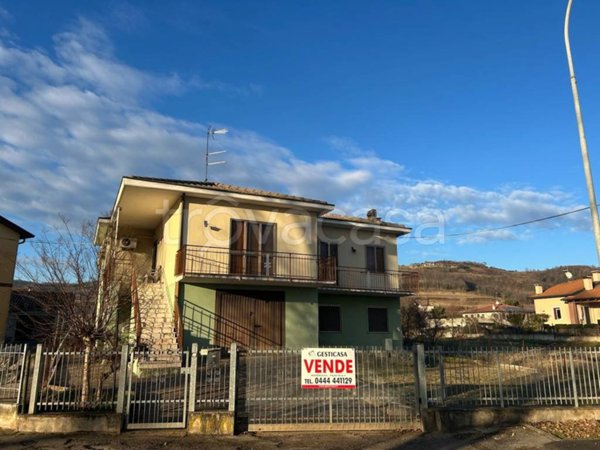 casa indipendente in vendita a Gambellara
