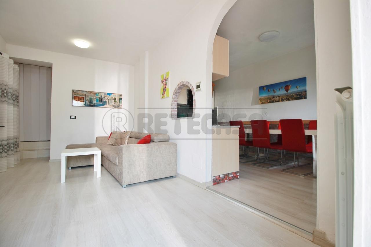 esavano in vendita a Gambellara in zona Sarmazza