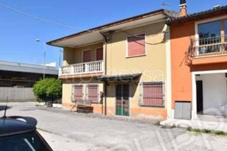 appartamento in vendita a Gambellara in zona Torri di Confine