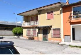 appartamento in vendita a Gambellara in zona Torri di Confine