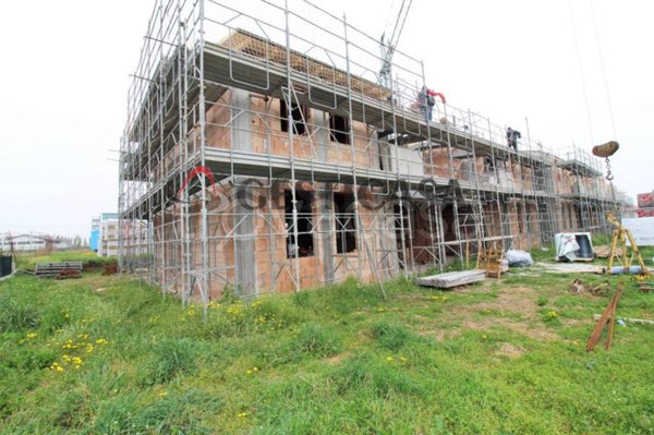 casa indipendente in vendita a Gambellara in zona Torri di Confine